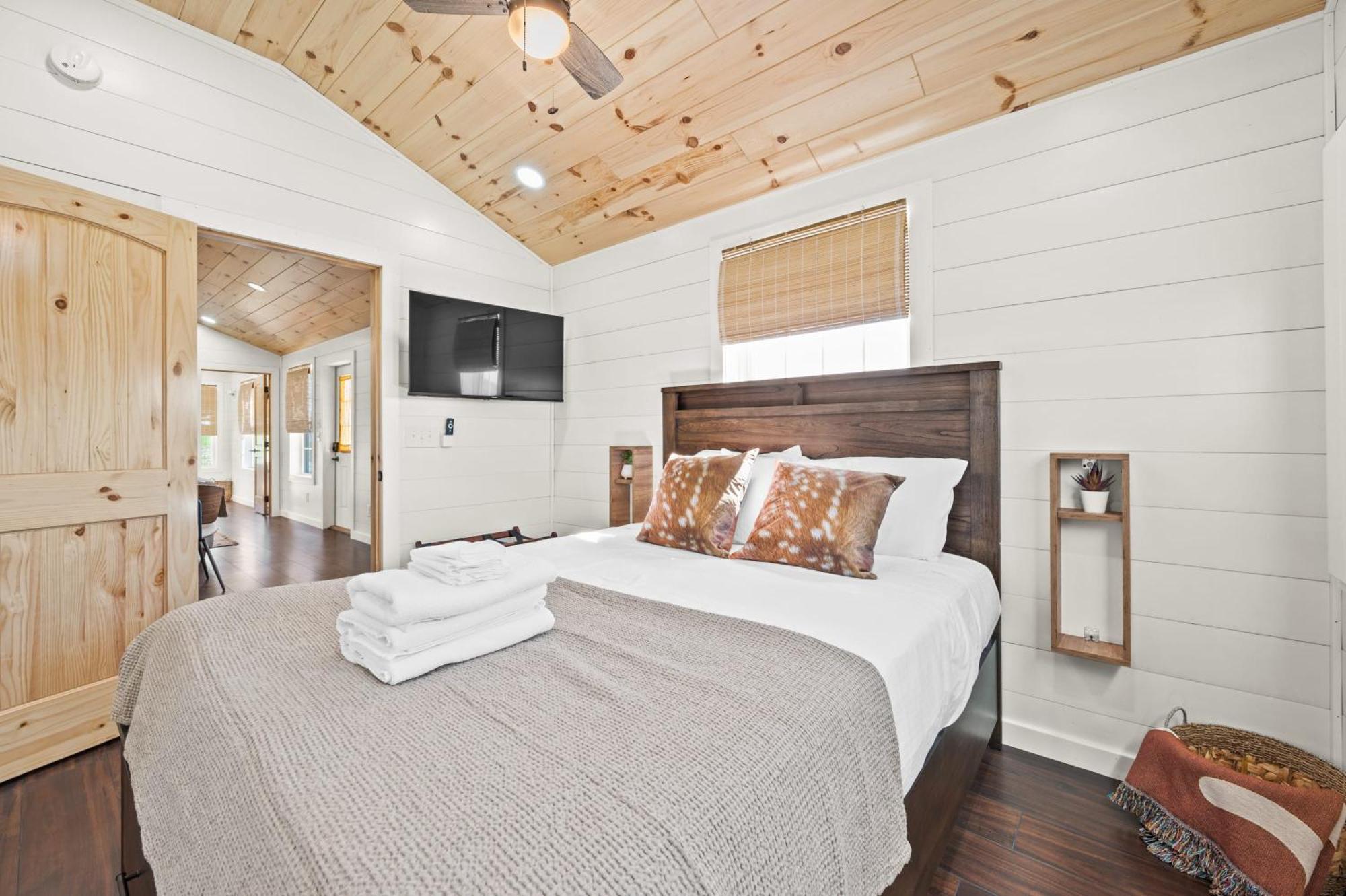 The Lodges At Eden Reserve - Cabins Near Ark Уильямстаун Экстерьер фото
